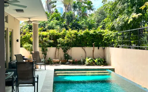 Disewakan Rumah di SCBD, Jakarta Selatan