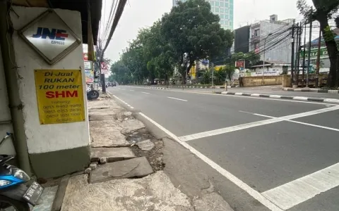 Dijual Ruko di Pinggir Jalan, Jakarta Selatan