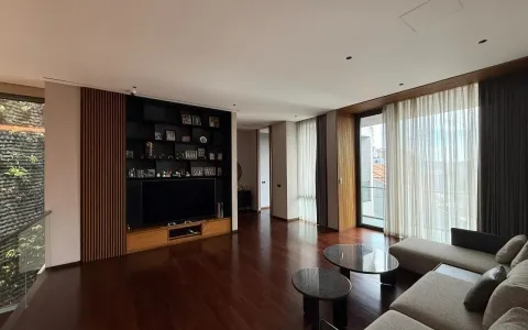 Dijual rumah Bergaya Minimalis Tropical Resort di Daan Mogot Baru