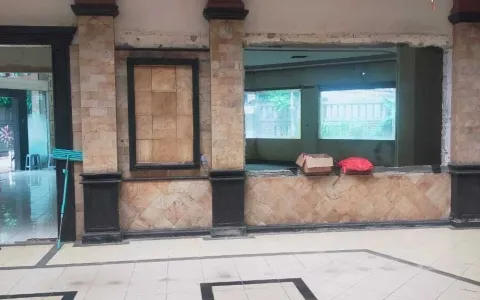 Rumah Hoek Lokasi Strategis di Jl. Wijaya, Kebayoran Baru
