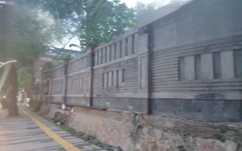 Rumah Hoek Lokasi Strategis di Jl. Wijaya, Kebayoran Baru