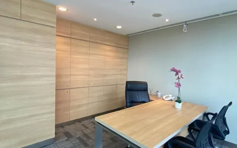 Office Space Premium at South Quarter