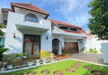 Tropical House at Pancoran, Jakarta Selatan