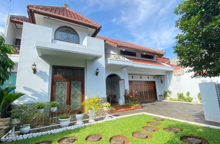 Tropical House at Pancoran, Jakarta Selatan