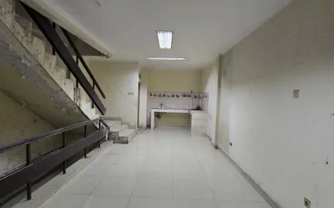 Ruko Akses Cepat di Pinggir Jalan