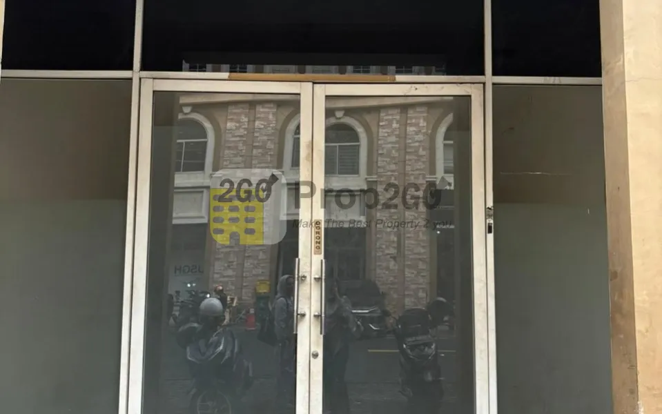 Ruko Green Lake City Bersih dan Siap Pakai