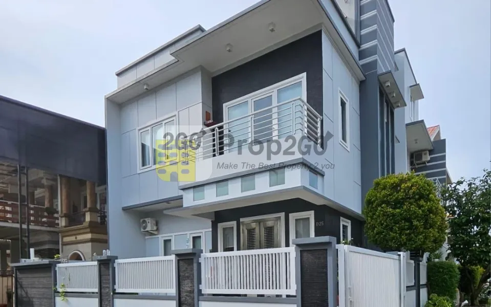 Rumah Bagus Posisi Hoek  di Jakarta Barat