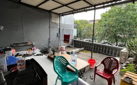 Ruko Pinggir Jalan Raya Cocok untuk Usaha