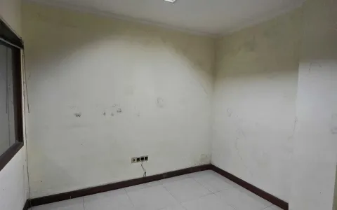 Ruko Akses Cepat di Pinggir Jalan