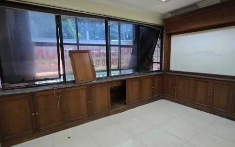 Ruko Akses Cepat di Pinggir Jalan