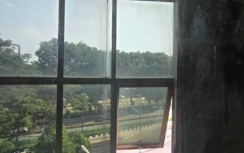 Ruko Akses Cepat di Pinggir Jalan