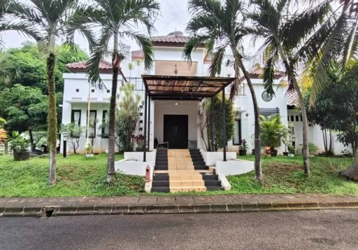 Rumah Hoek, Bagus dan Terawat di Bintaro