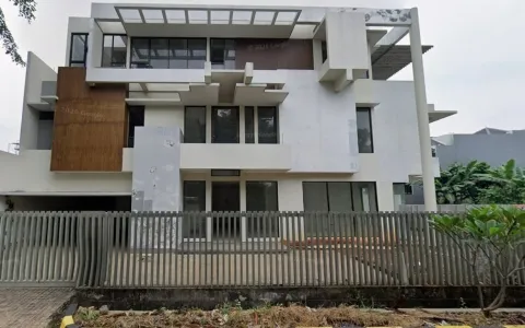 Jual Rumah Hoek di Intercon, Kebon Jeruk
