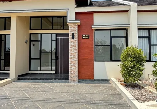 Jual Rumah di Kawasan Megaland, Karawang