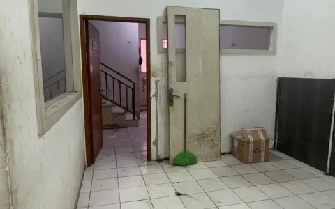 Sewa Ruko di Jl. Pluit Kencana, Jakarta Utara