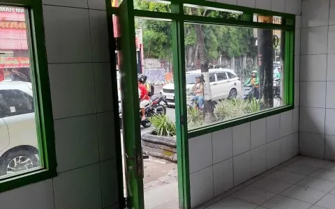 Ruko 3 Lantai Lokasi Strategis Cocok Untuk Resto di Jogja